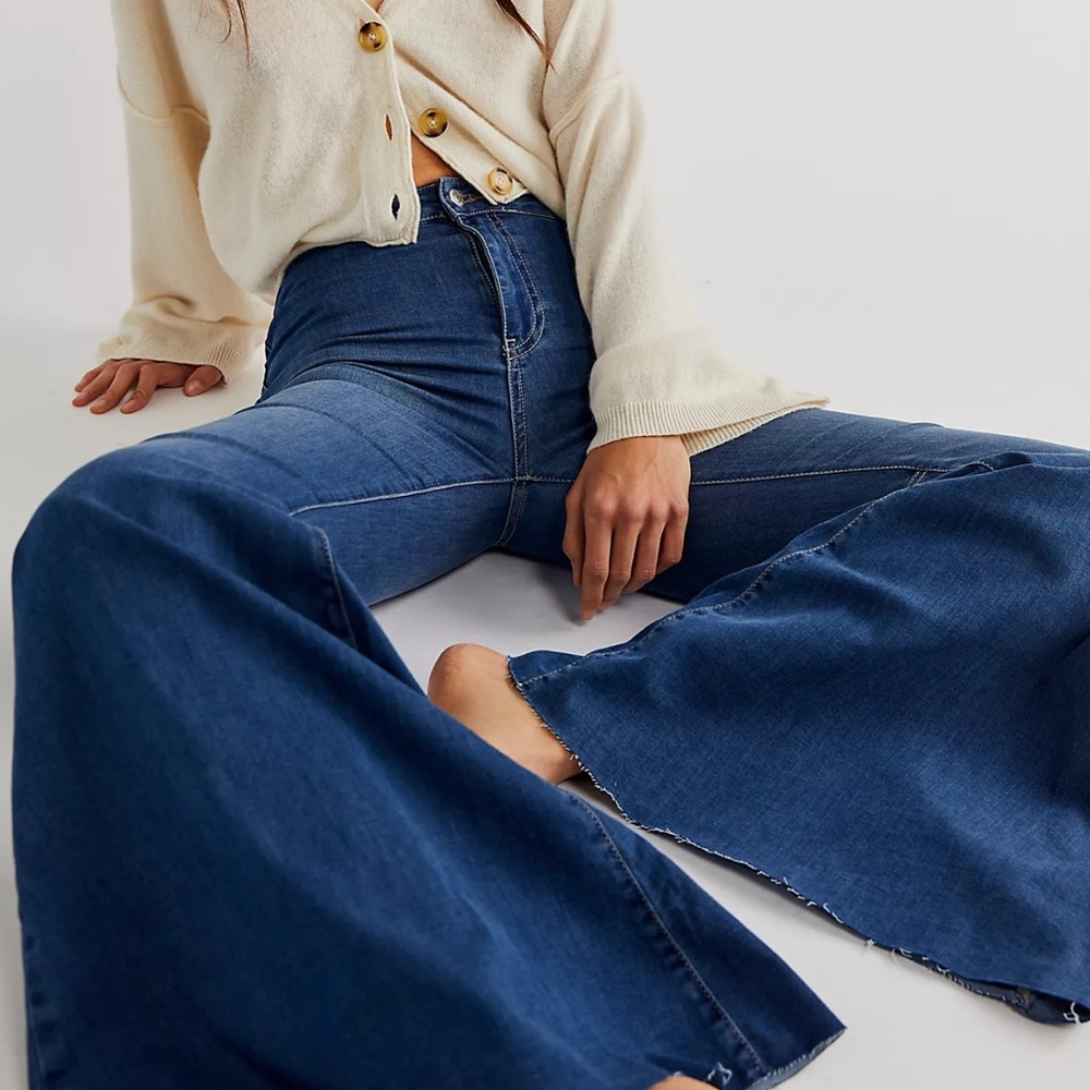 Free People “We the Free Just Float on Flare Jeans” Size 25, Color: Jericho Blue